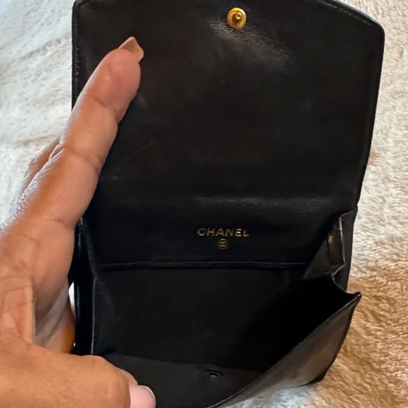 CHANEL Black Leather Wallet - Picture 2 of 8